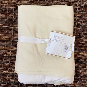 Pottery Barn, NWT, King bed skirt